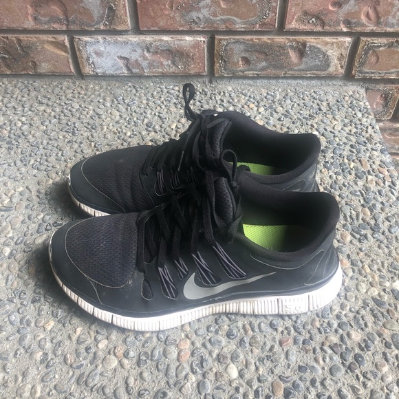 Women’s Nike running shoes - Picture 1 of 5